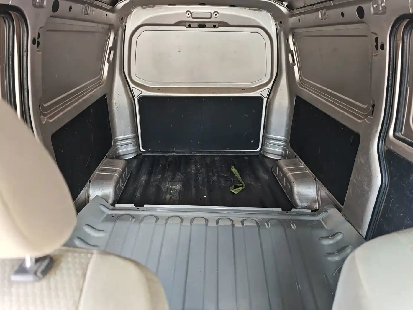 Jinbei Little Sea Lion X30 2023 2023 1.5L Luxury Cargo Version 2/5-seater SWC15M