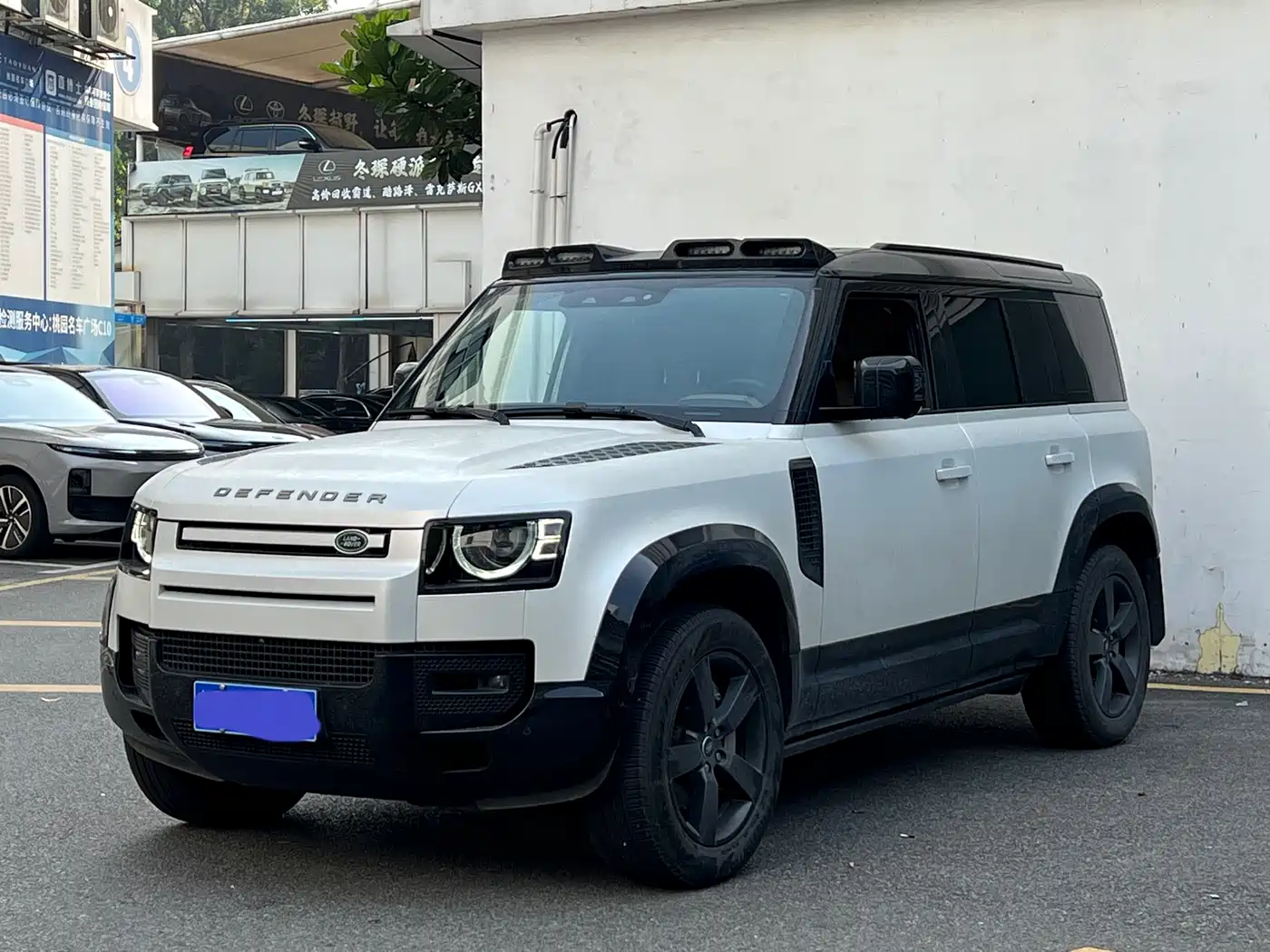 Land Rover Defender 2025 110 3.0T P400 -Dynamic HSE фото 10