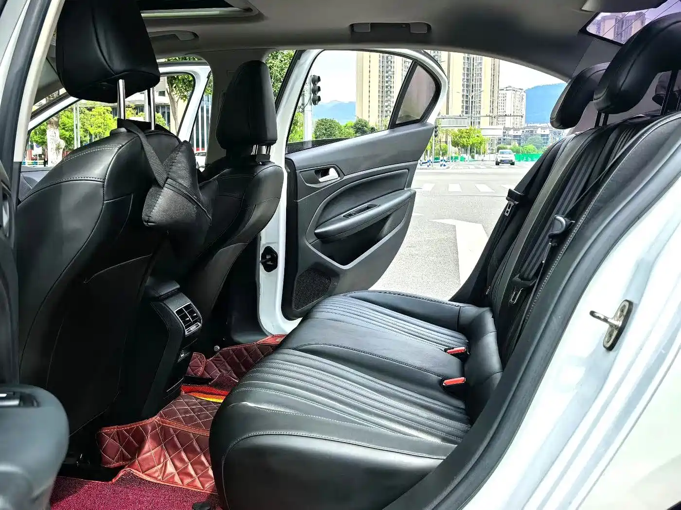 Peugeot 408 2019 360THP Auto Luxury Edition China VI фото 6
