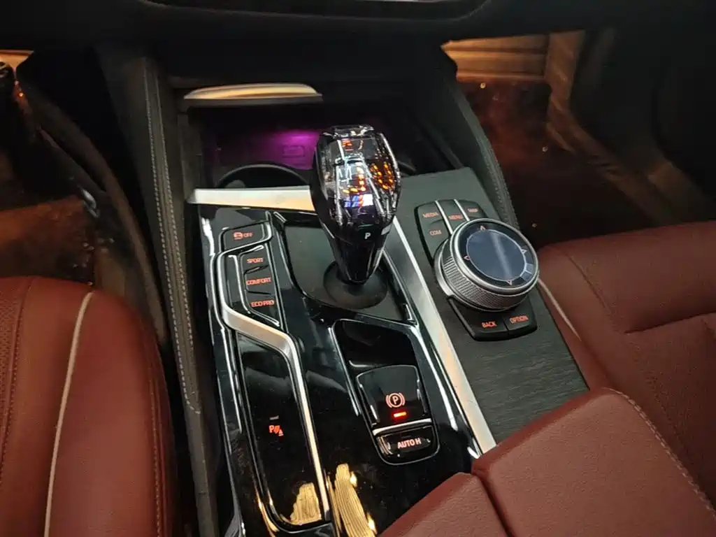 BMW 5 Series 2022 Model Second Facelift 530Li Leading M Sport Package фото 14