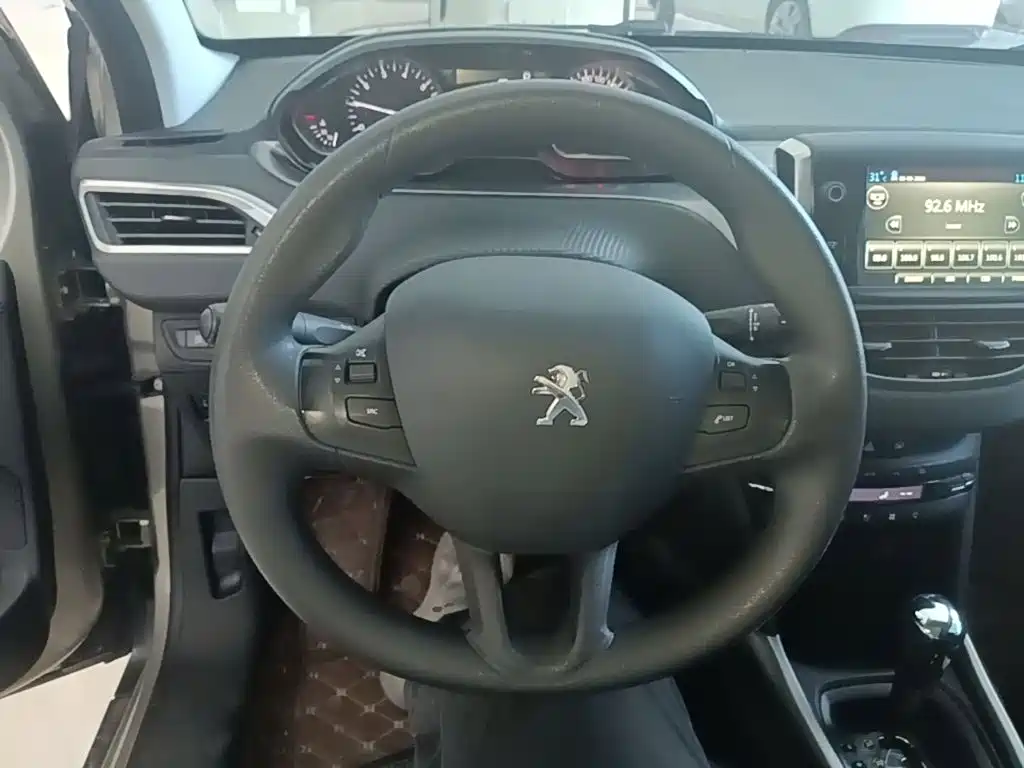 Фото 11 - Peugeot 2008