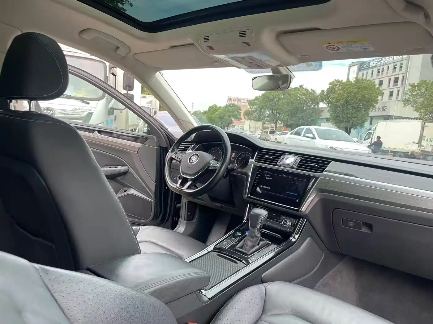 Volkswagen Phideon 2016 380TSI 2WD Prestige Luxury Edition фото 6