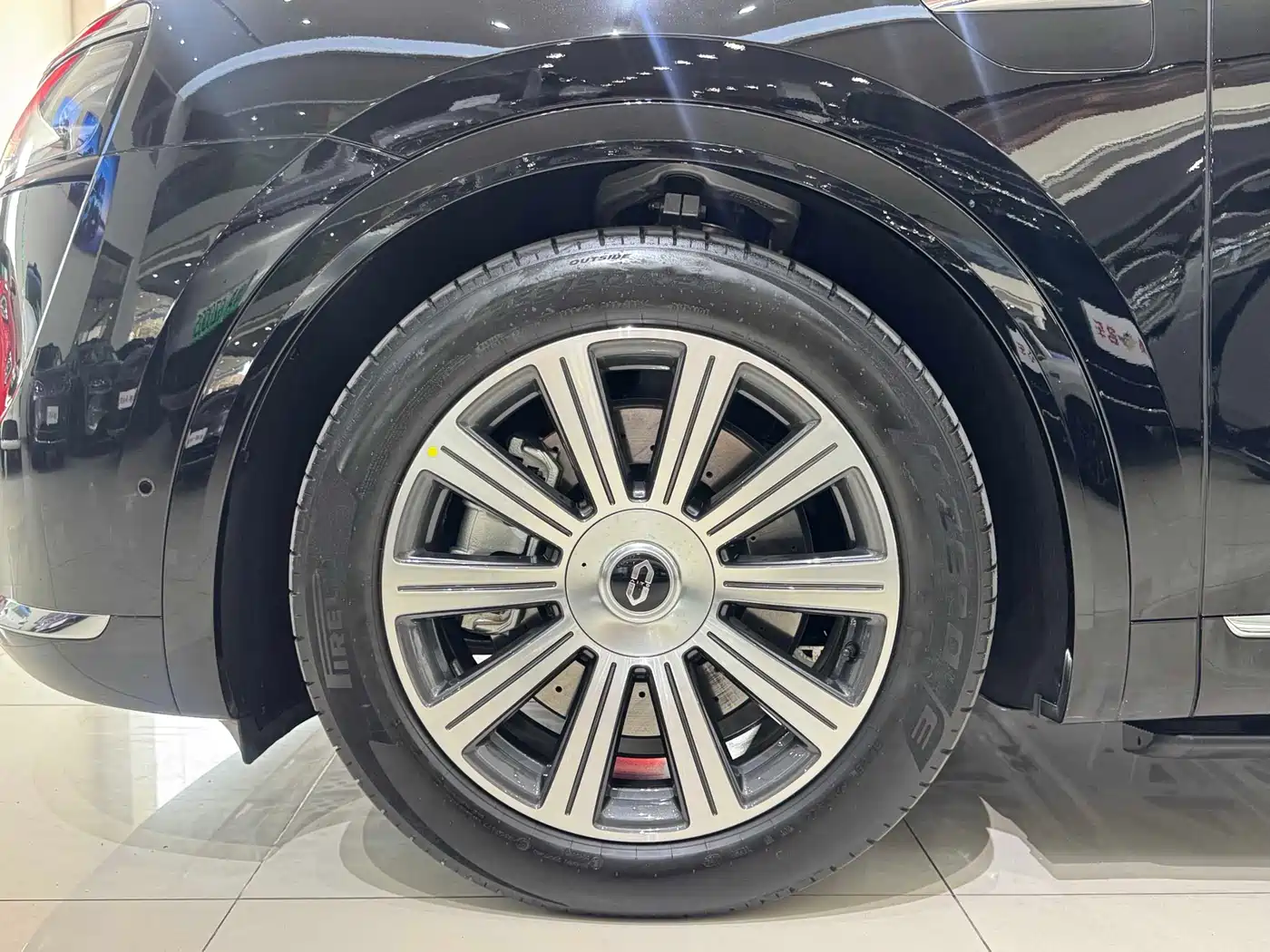 AITO Wenjie AITO M8 2025 Model Extended Range Ultra Edition 53.4kWh 5-Seater фото 9