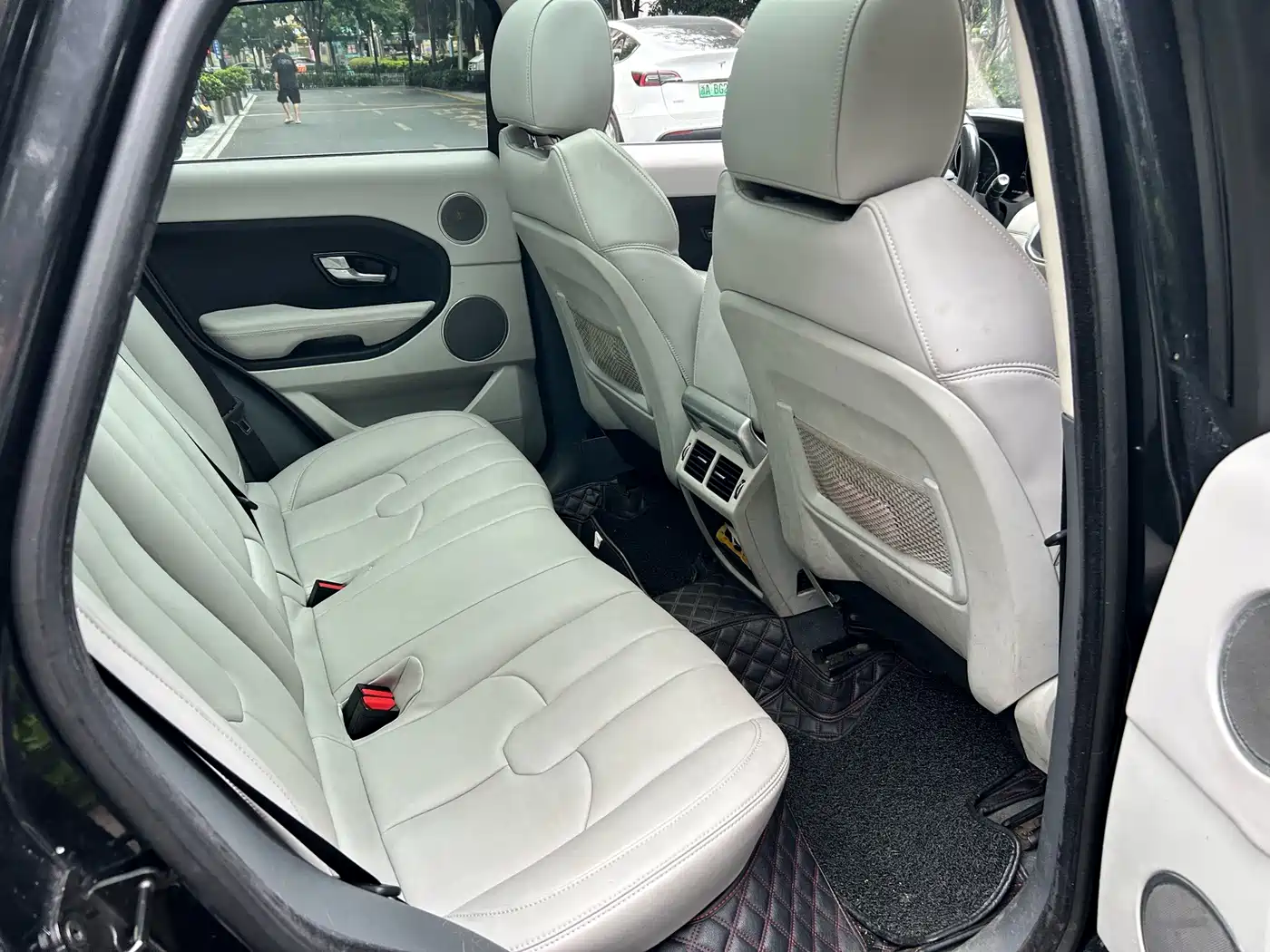 Land Rover Range Rover Evoque (Import) 2012 2012 2.0T 5-door Dynamic Edition