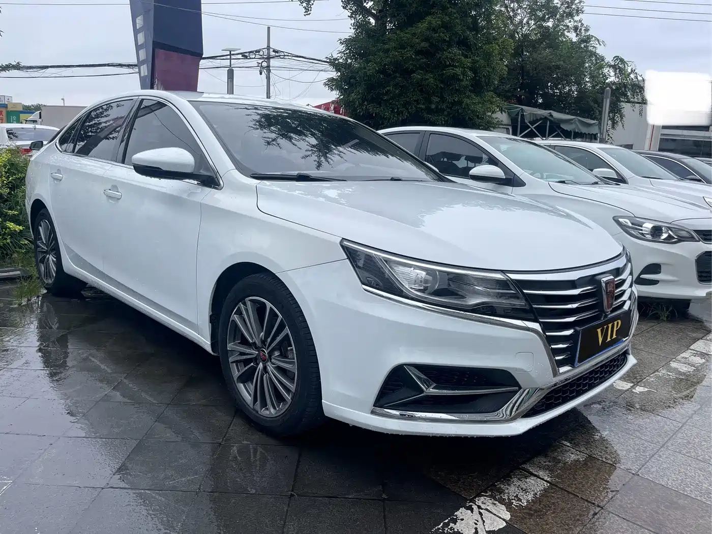 Roewe i6 2020 2020 PLUS 1.6L CVT 4G Connected Glory Holographic Edition