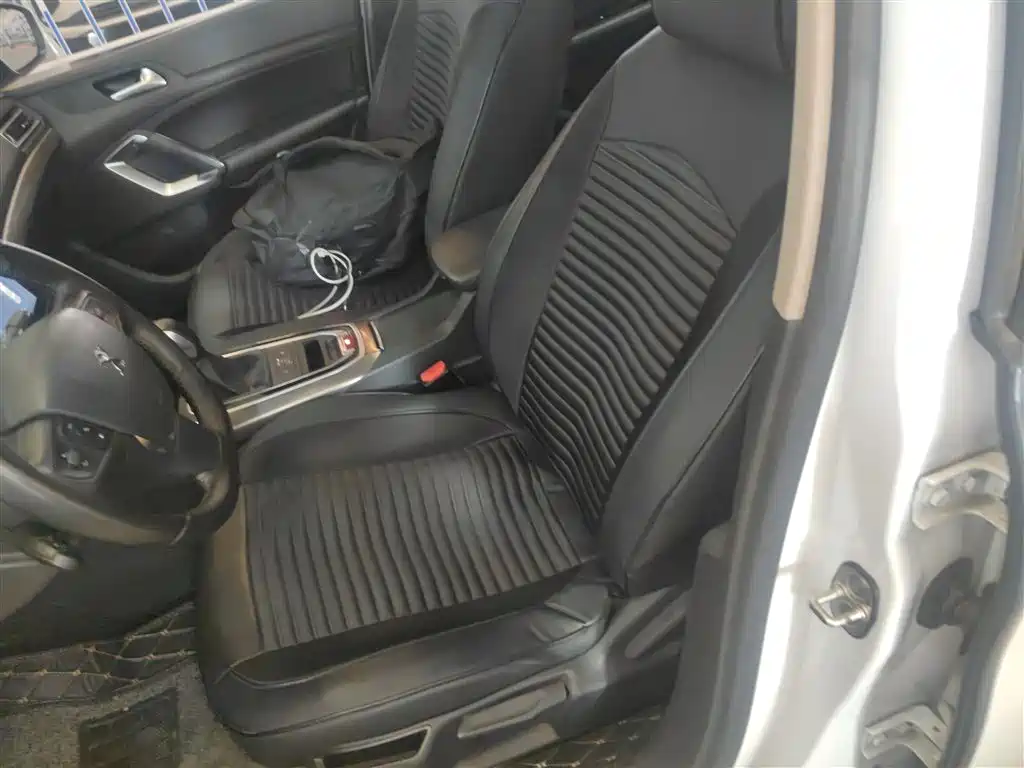 Peugeot 408 2018 350THP Automatic Luxury Edition фото 15
