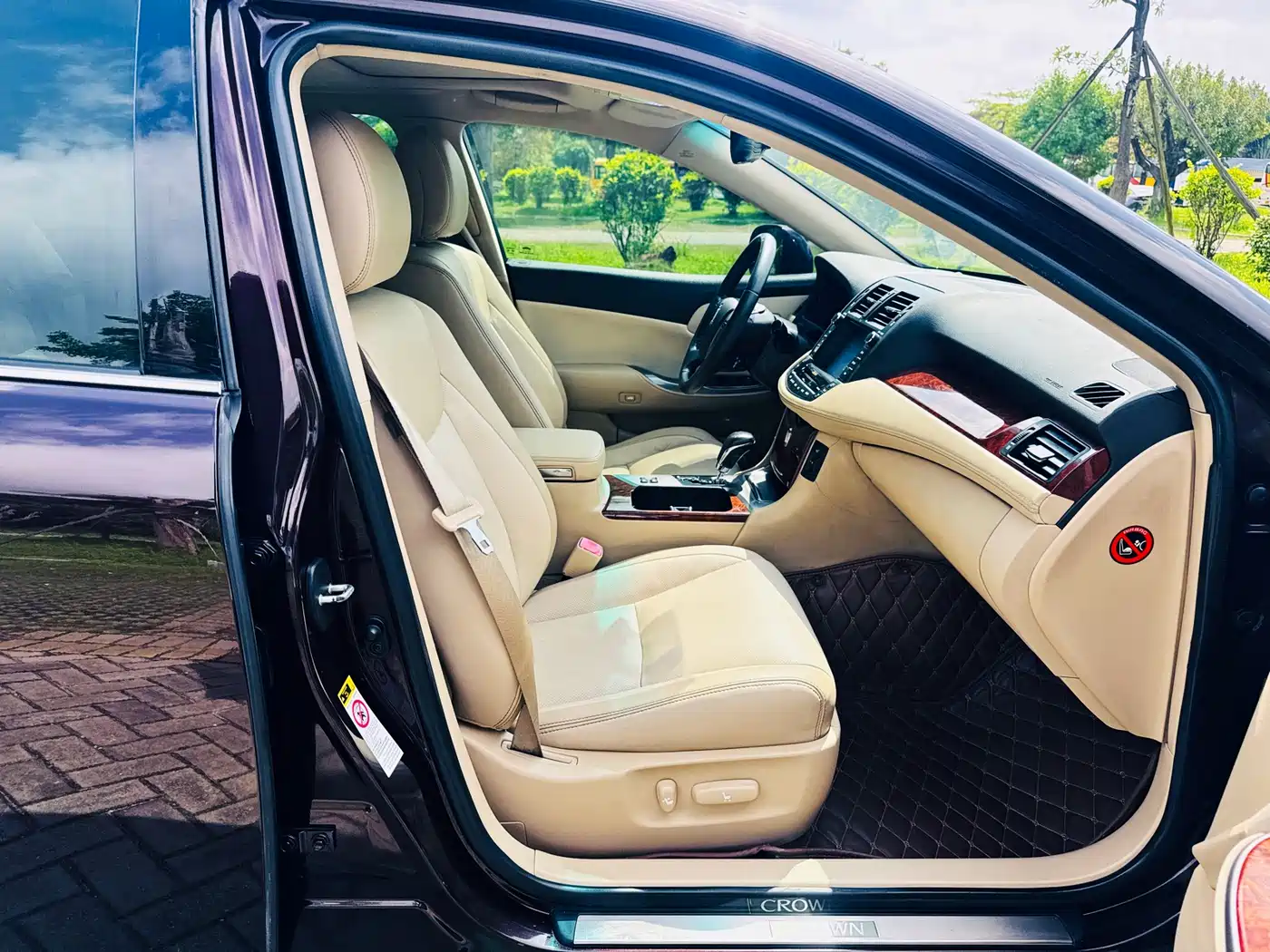 Toyota Crown 2012 2.5L Royal Leather Edition фото 12