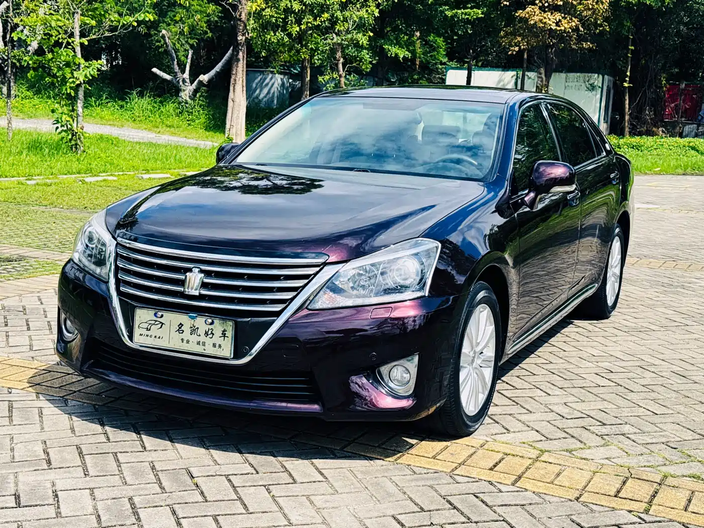 Toyota Crown 2012 2.5L Royal Leather Edition