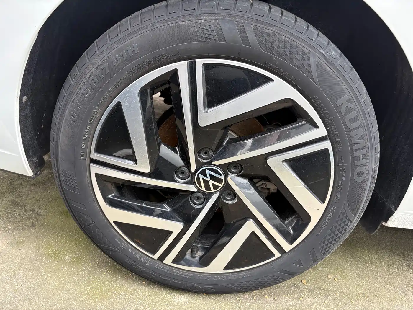 Volkswagen Sagitar 2023 300TSI DSG Surpassing Edition фото 8