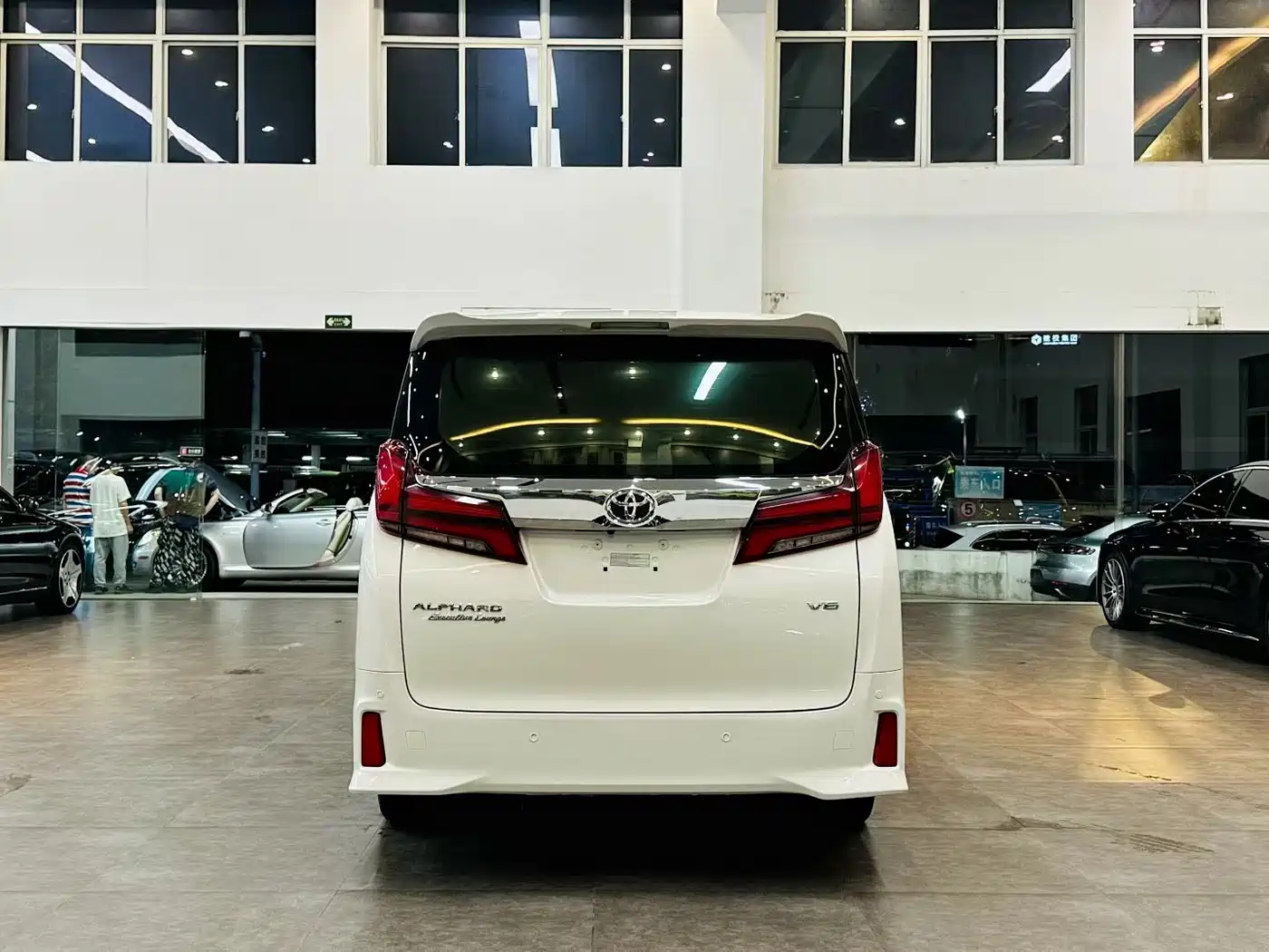 Toyota Alphard 2018 Facelift 3.5L Premium Edition фото 5