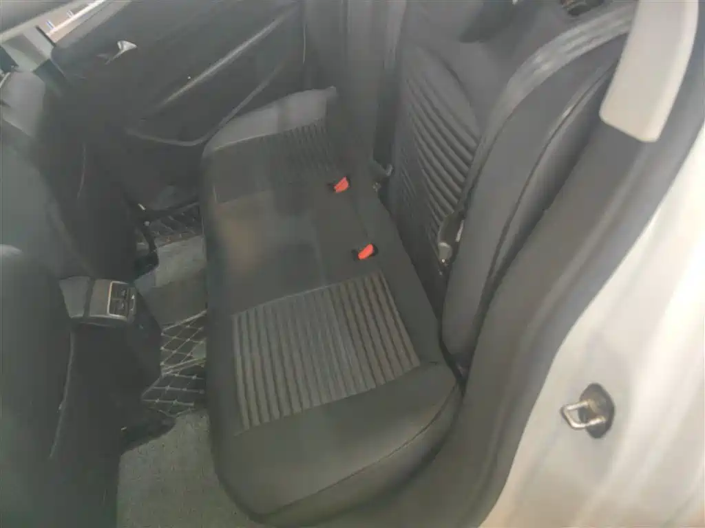 Peugeot 408 2018 350THP Automatic Luxury Edition фото 17