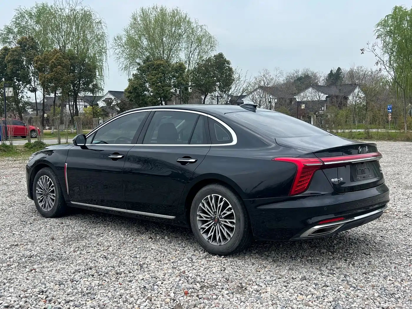 Hongqi H5 2023 1.5T DCT Smart Connect Joy Edition фото 12