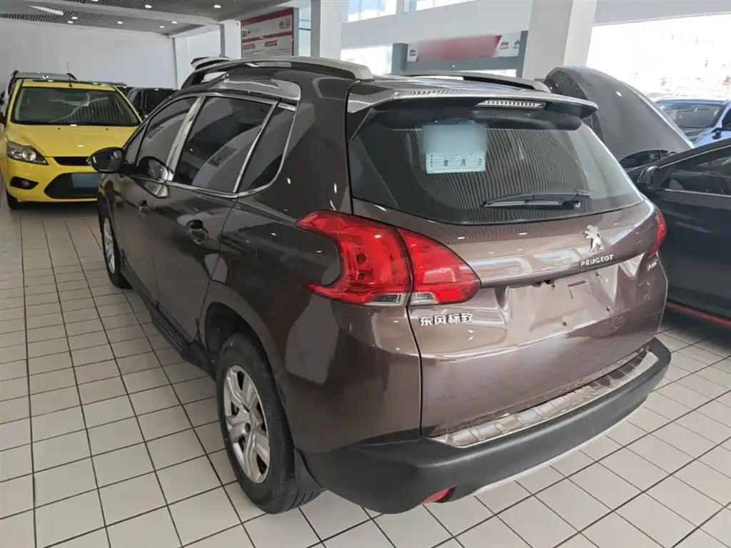 Peugeot 2008 2014 1.6L Automatic Trend Edition фото 5