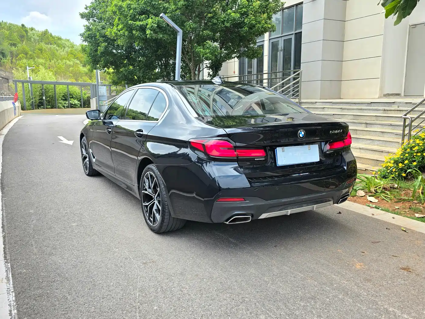BMW 5 Series 2021 530Li Leading M Sport Package фото 6
