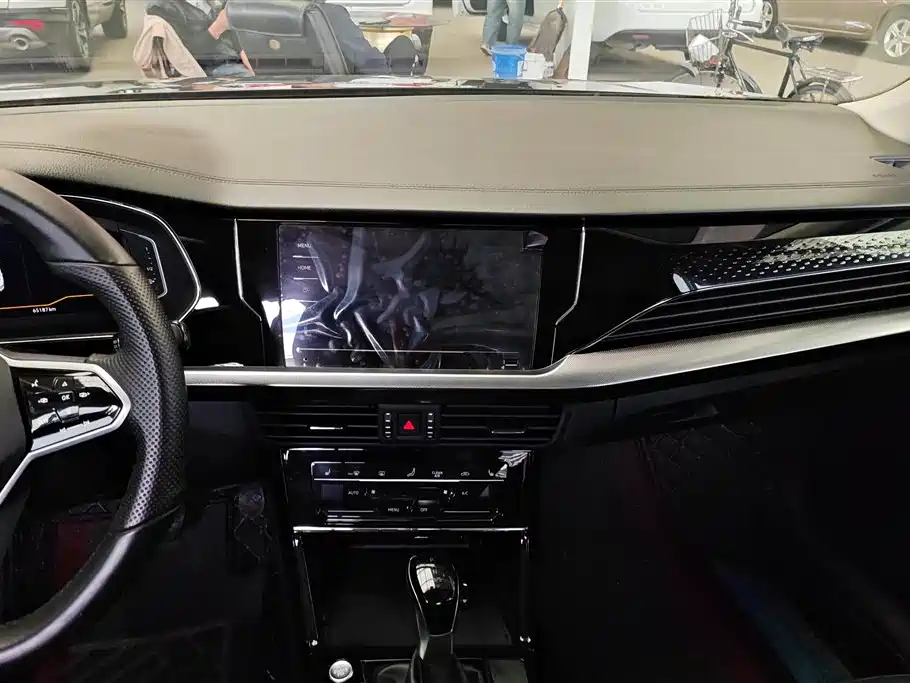 Volkswagen Passat 2022 330TSI Elite Edition фото 13