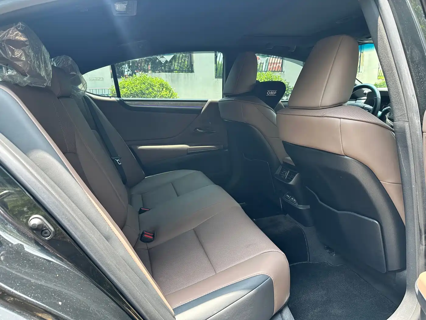Фото 7 - Lexus ES