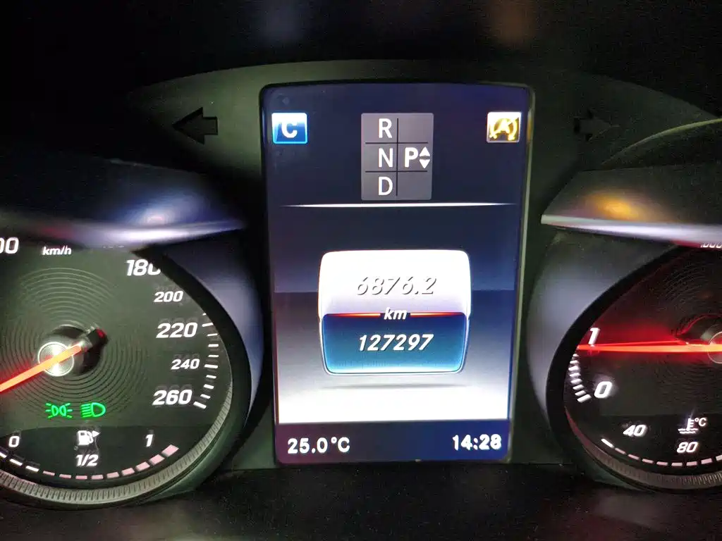 Mercedes-Benz GLC 2017 GLC 260 4MATIC Dynamic фото 8