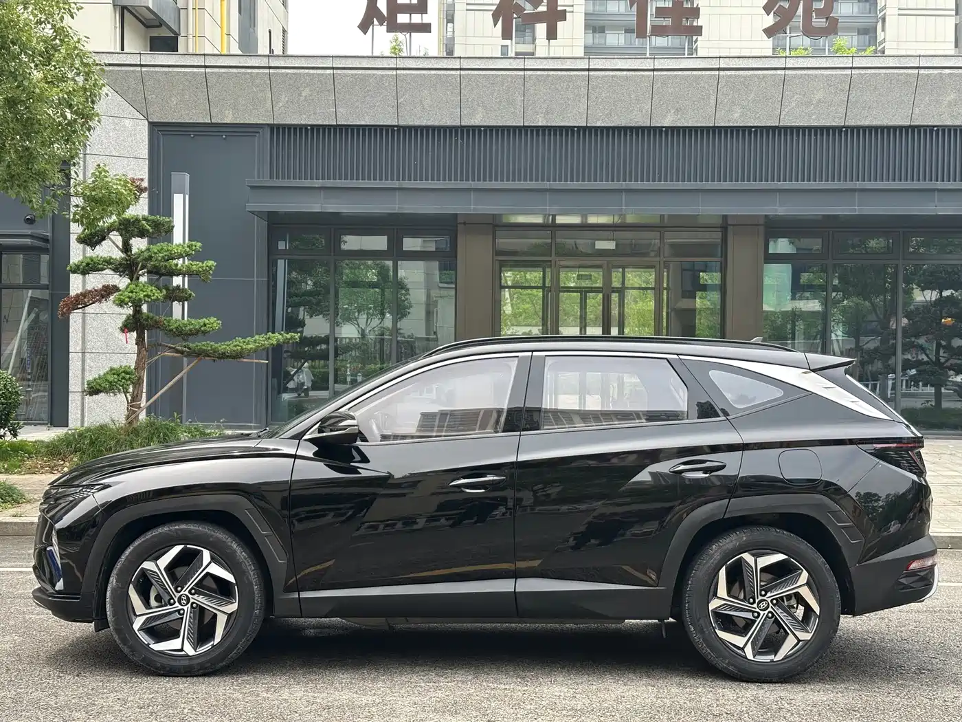 Hyundai Tucson 2021 Tucson L 1.5T DCT LUX Premium фото 4