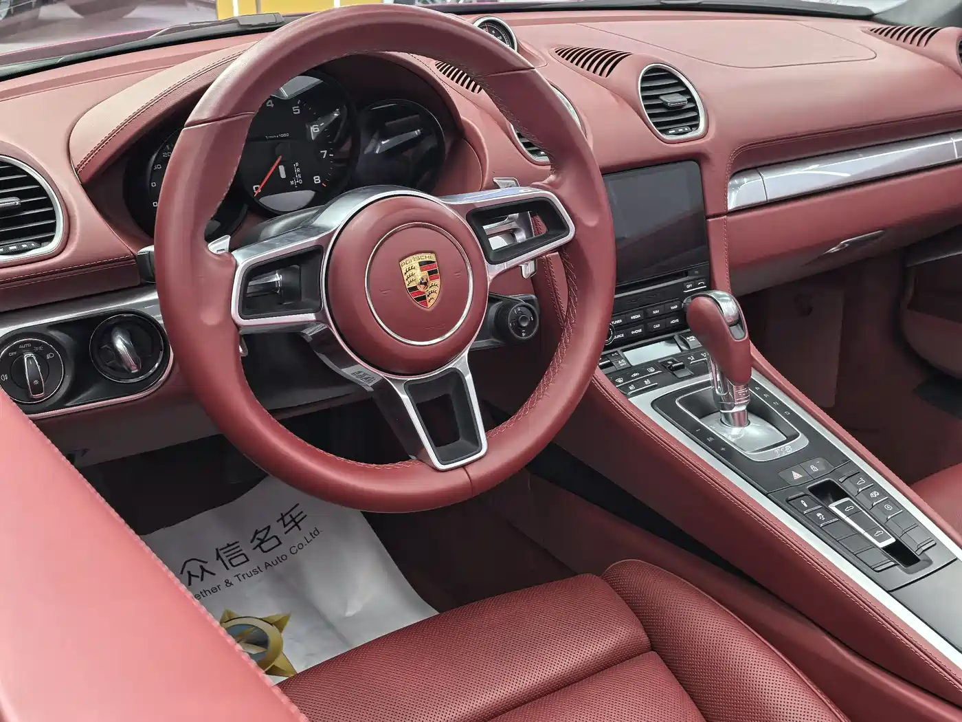 Porsche 718 2022 Boxster 2.0T фото 12