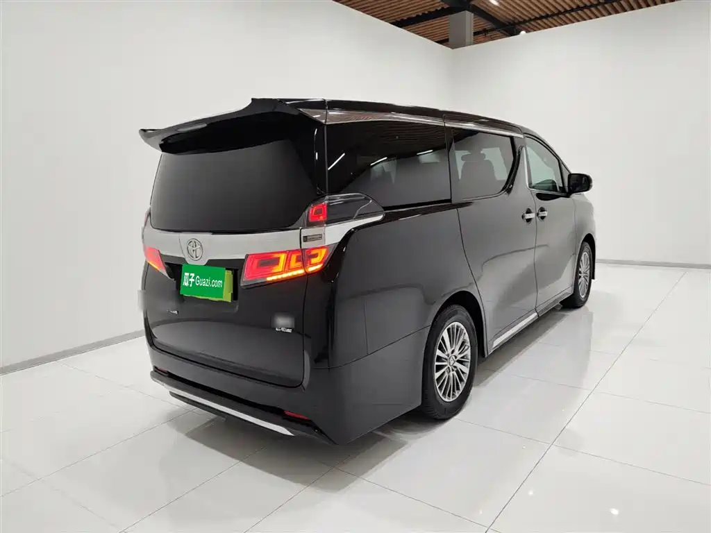 Toyota Vellfire 2021 Crown Hybrid 2.5L HV Premium Edition фото 6