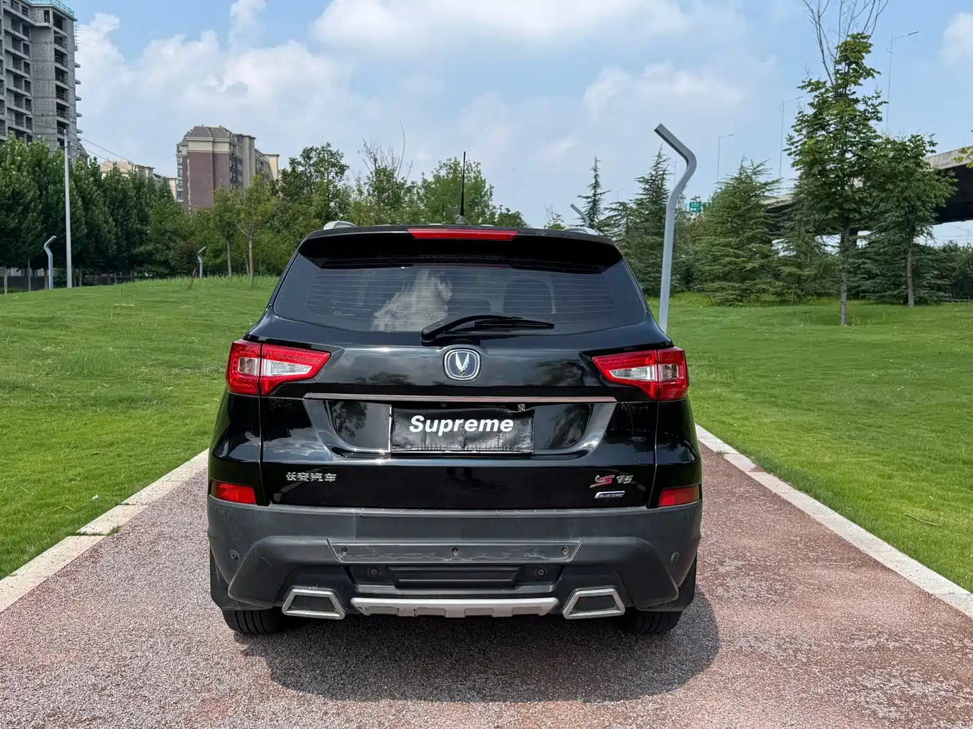 Photo 8 - Changan CS75