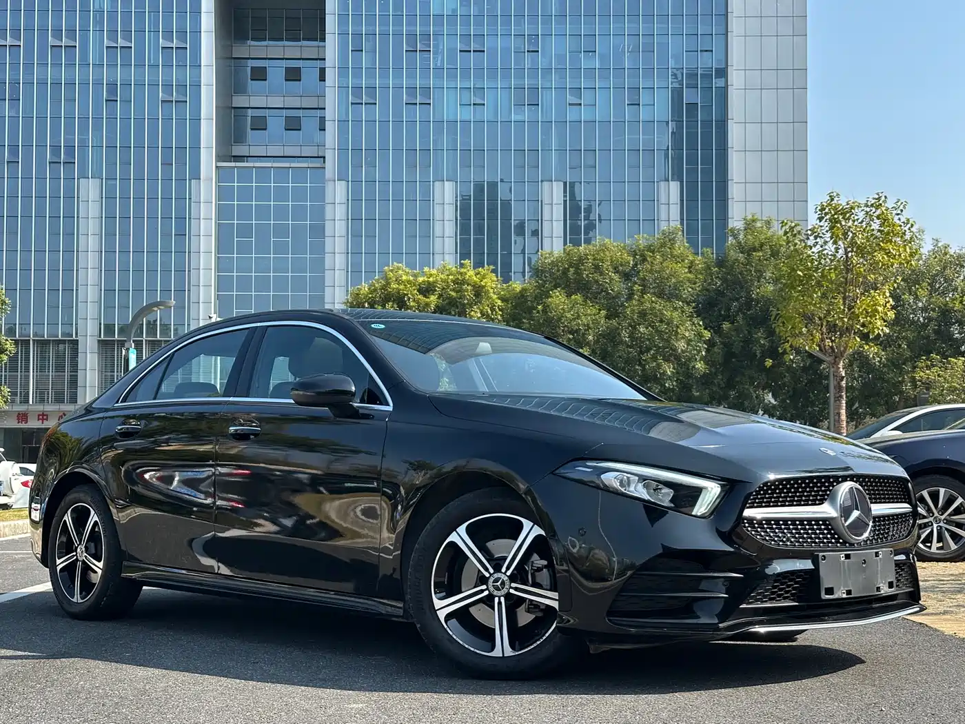 Mercedes-Benz A-Class 2022 Facelift III A 200 L Sport Sedan Fashion фото 3