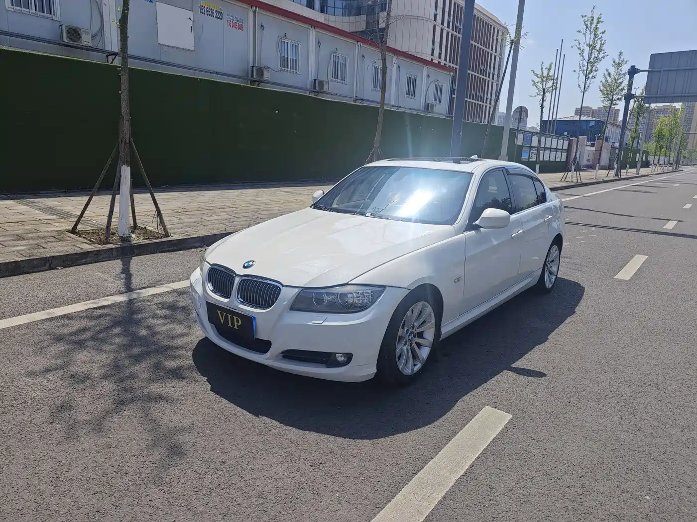 BMW 3 Series 2009 325i Luxury фото 2