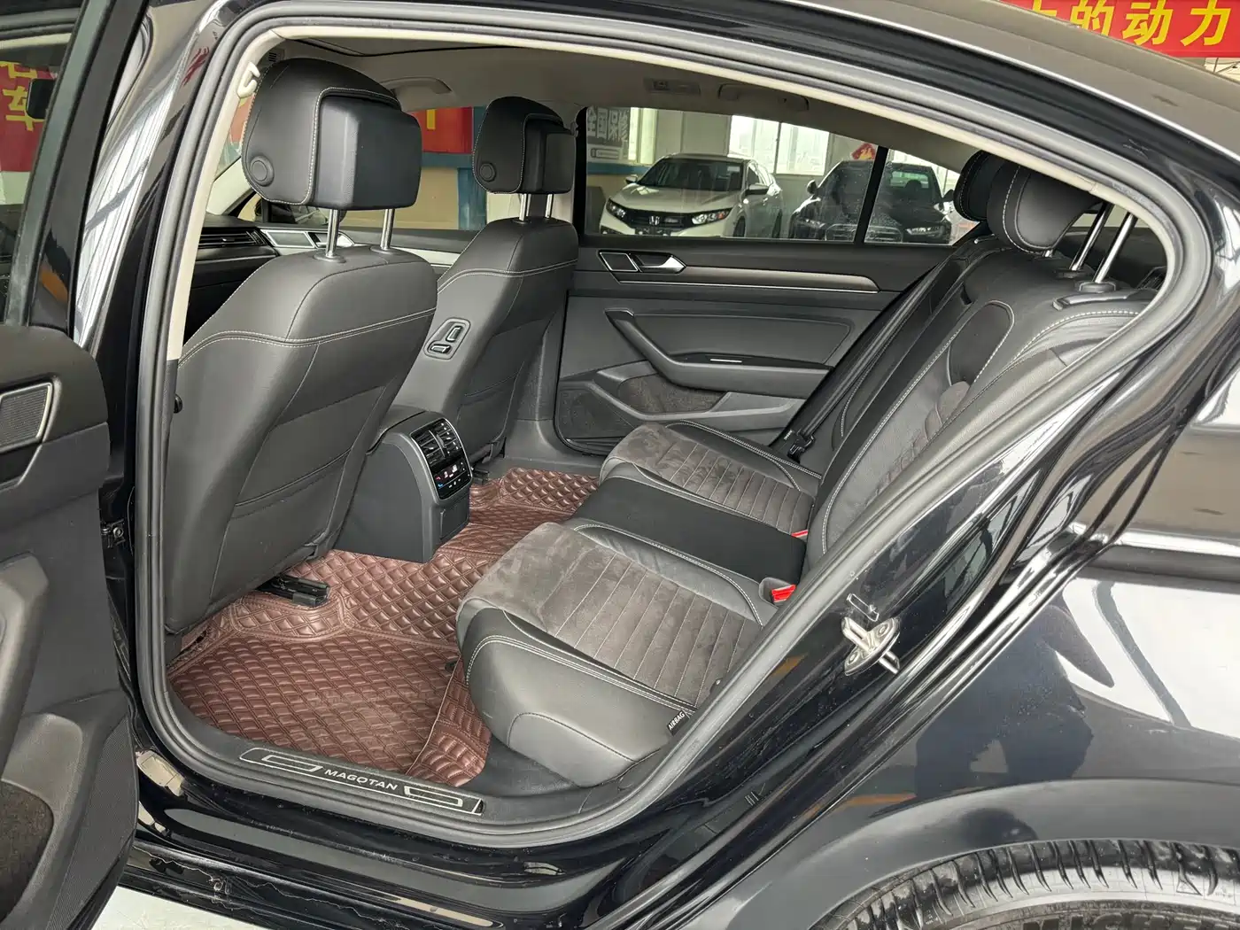 VOLKSWAGEN MAGOTAN