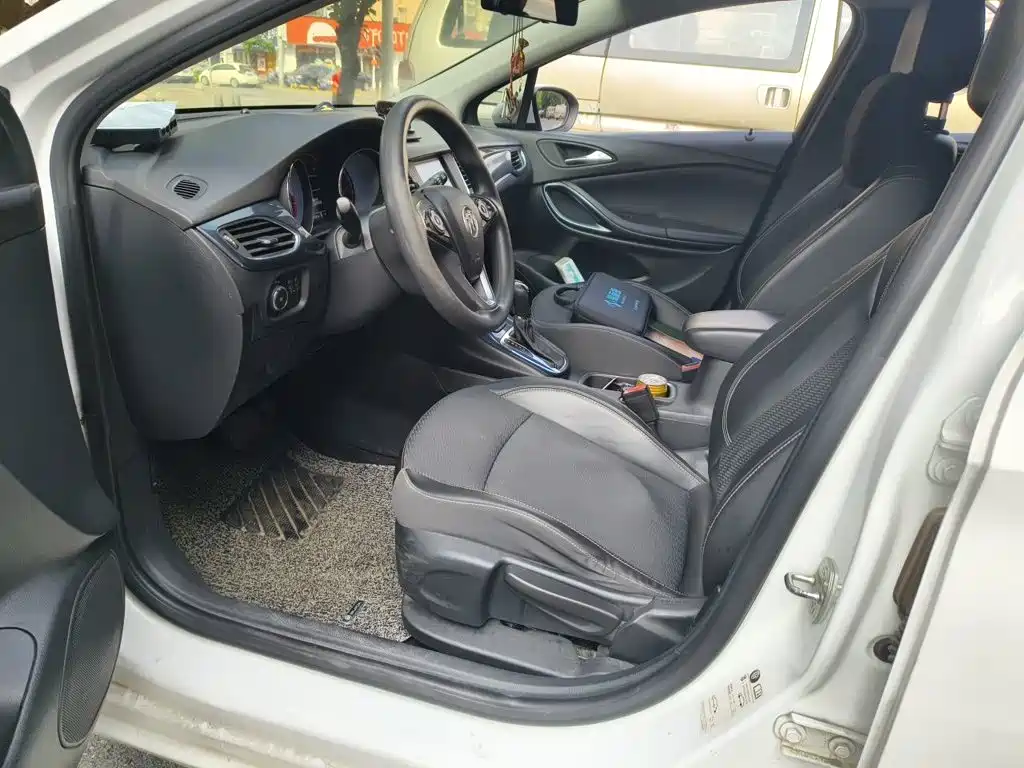 Фото 13 - Buick Verano