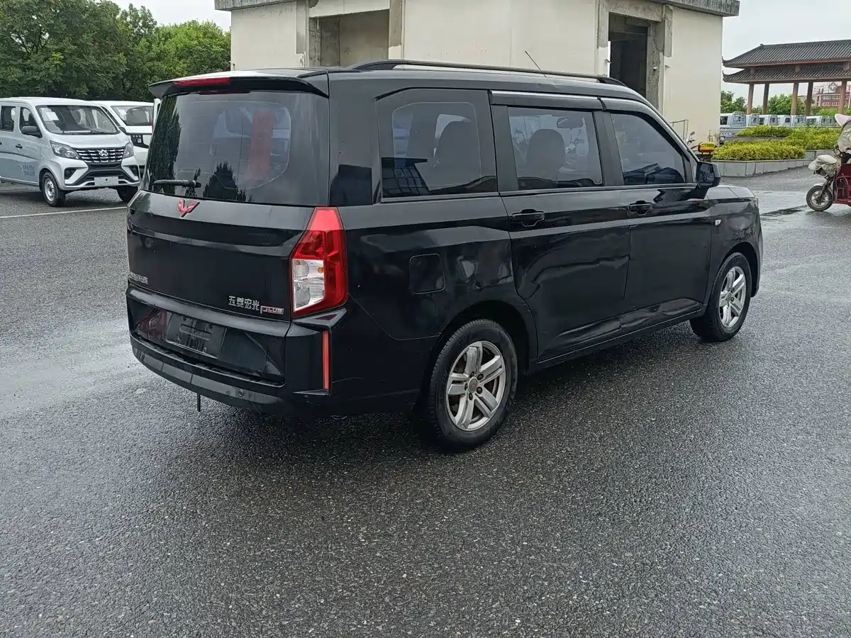 Wuling Motors Wuling Hongguang PLUS 2019 2019 1.5T Manual Luxury 7-seater