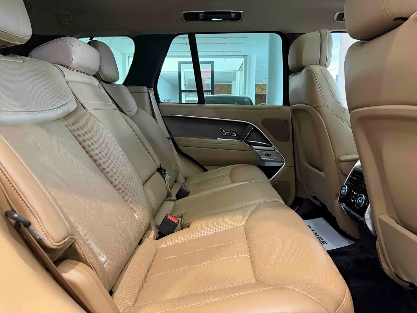 Land Rover Range Rover 2024 2024 3.0 L6 360PS Golden Age Edition