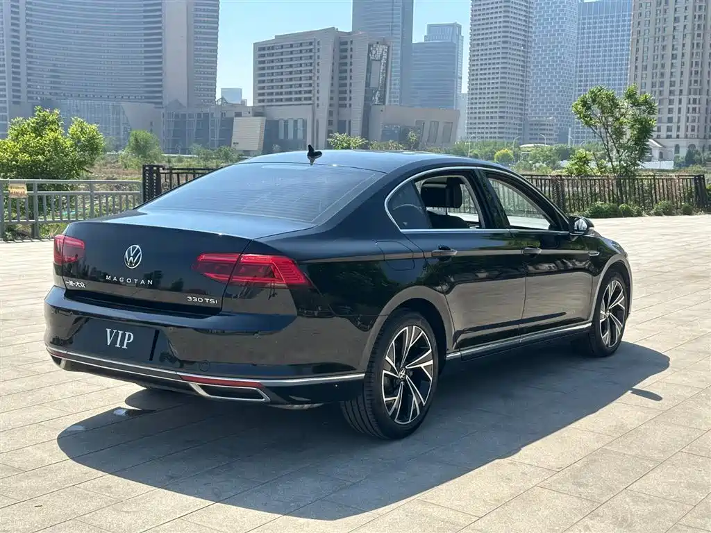 Volkswagen Magotan 2021 330TSI DSG 30th Anniversary Edition фото 6