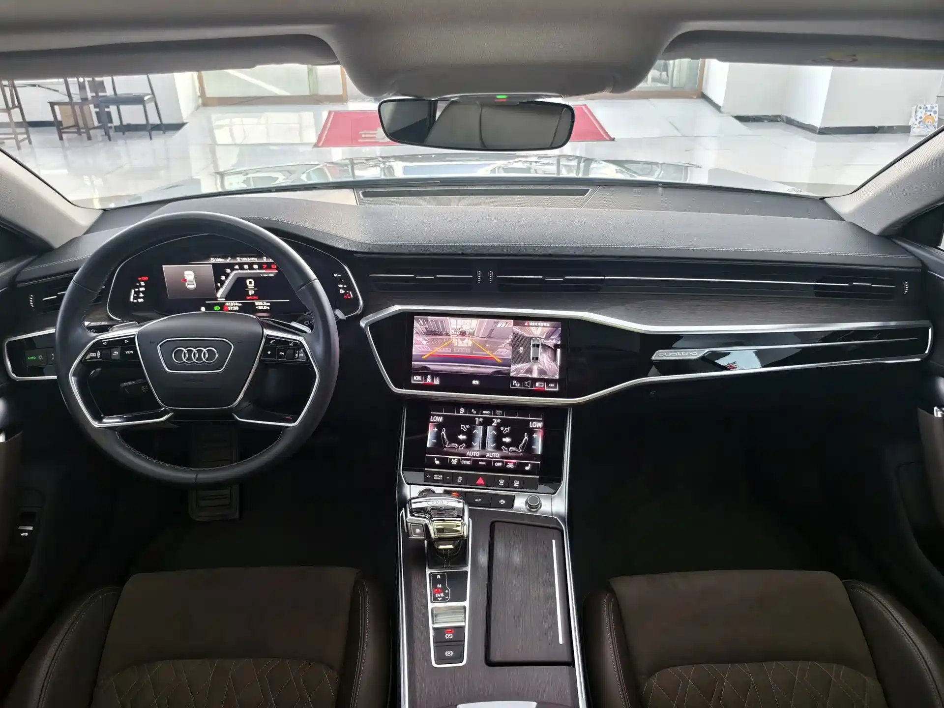 Фото 12 - Audi A7L