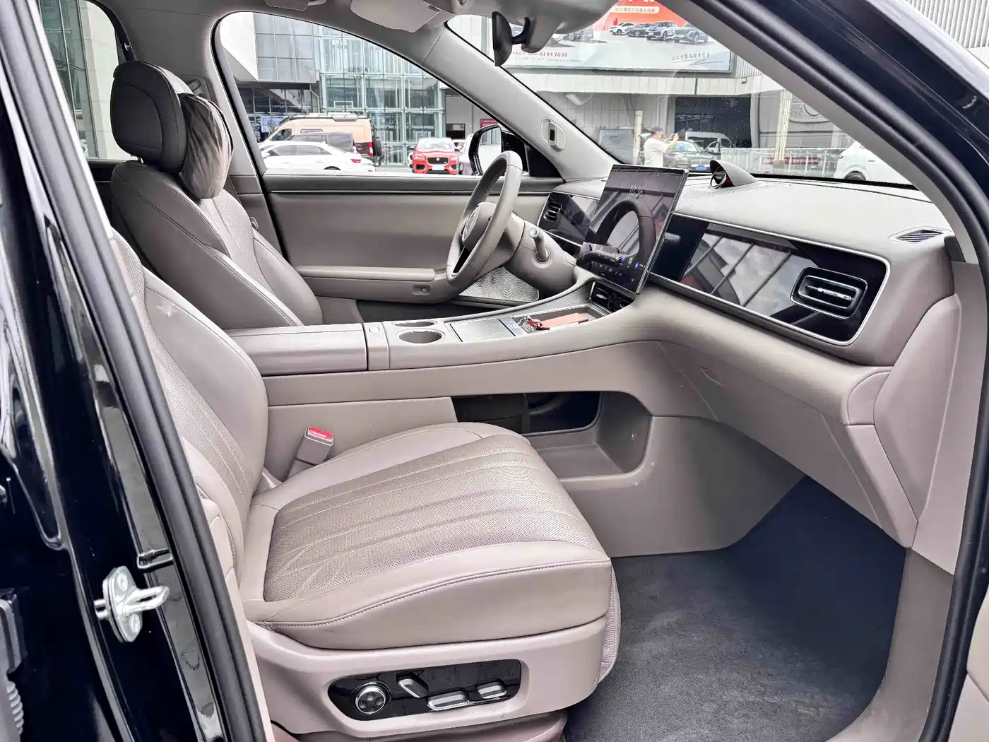 AITO Wenjie AITO M7 2026 Extended Range Ultra AWD 5-Seater фото 14