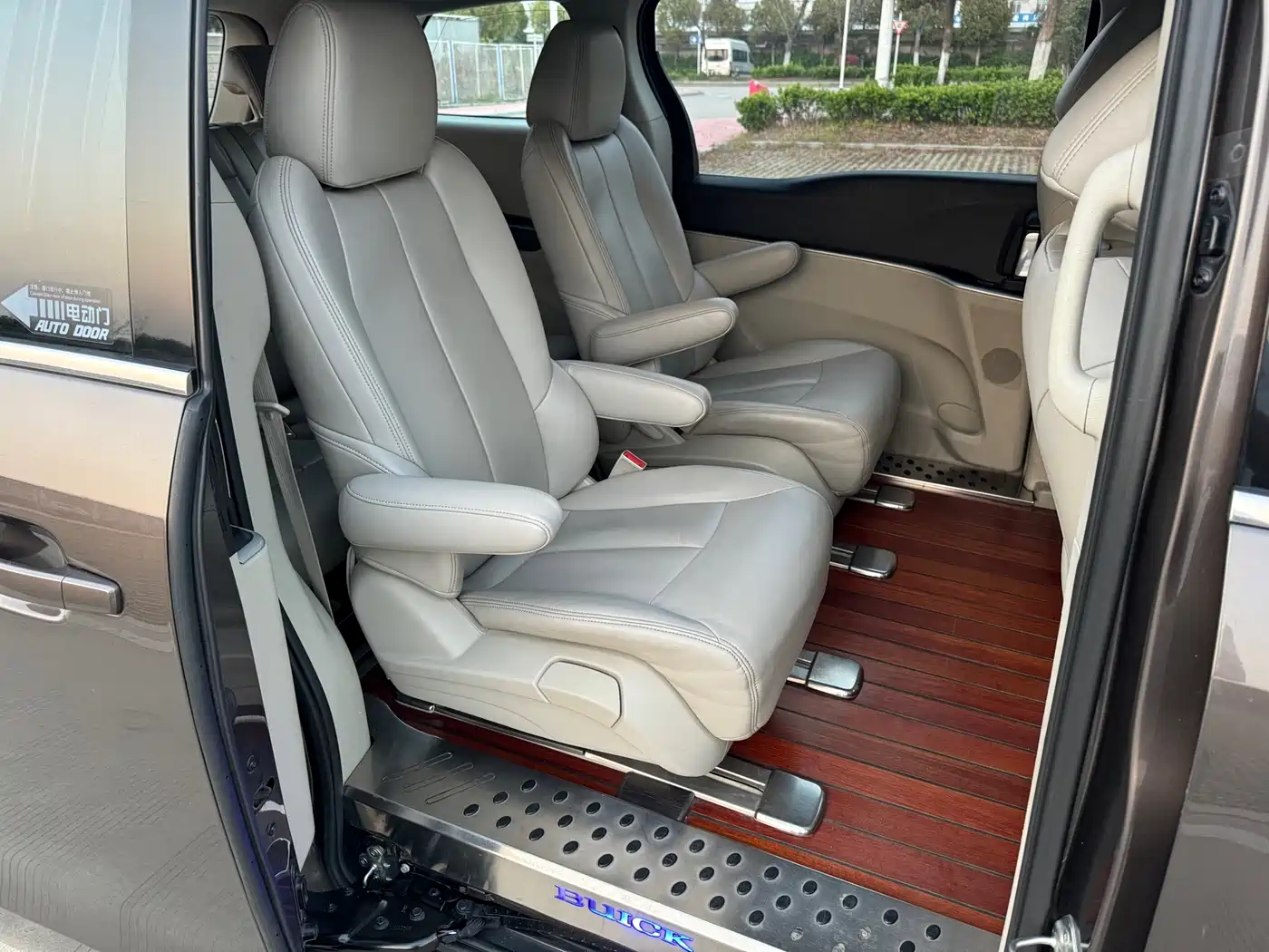 Buick GL8 2021 Land Business Class 652T Comfort фото 7