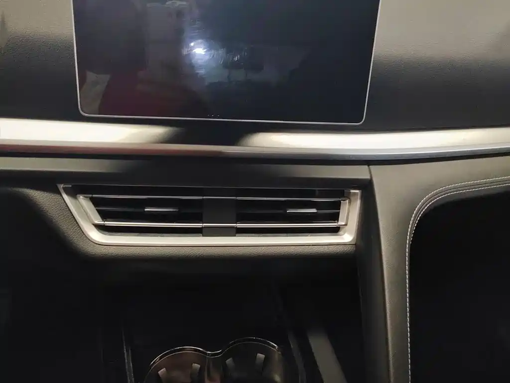Photo 12 - BYD Song Pro