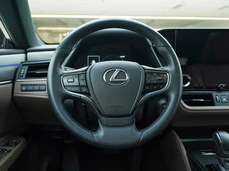 Lexus ES 2025 2025 200 Ultimate Edition