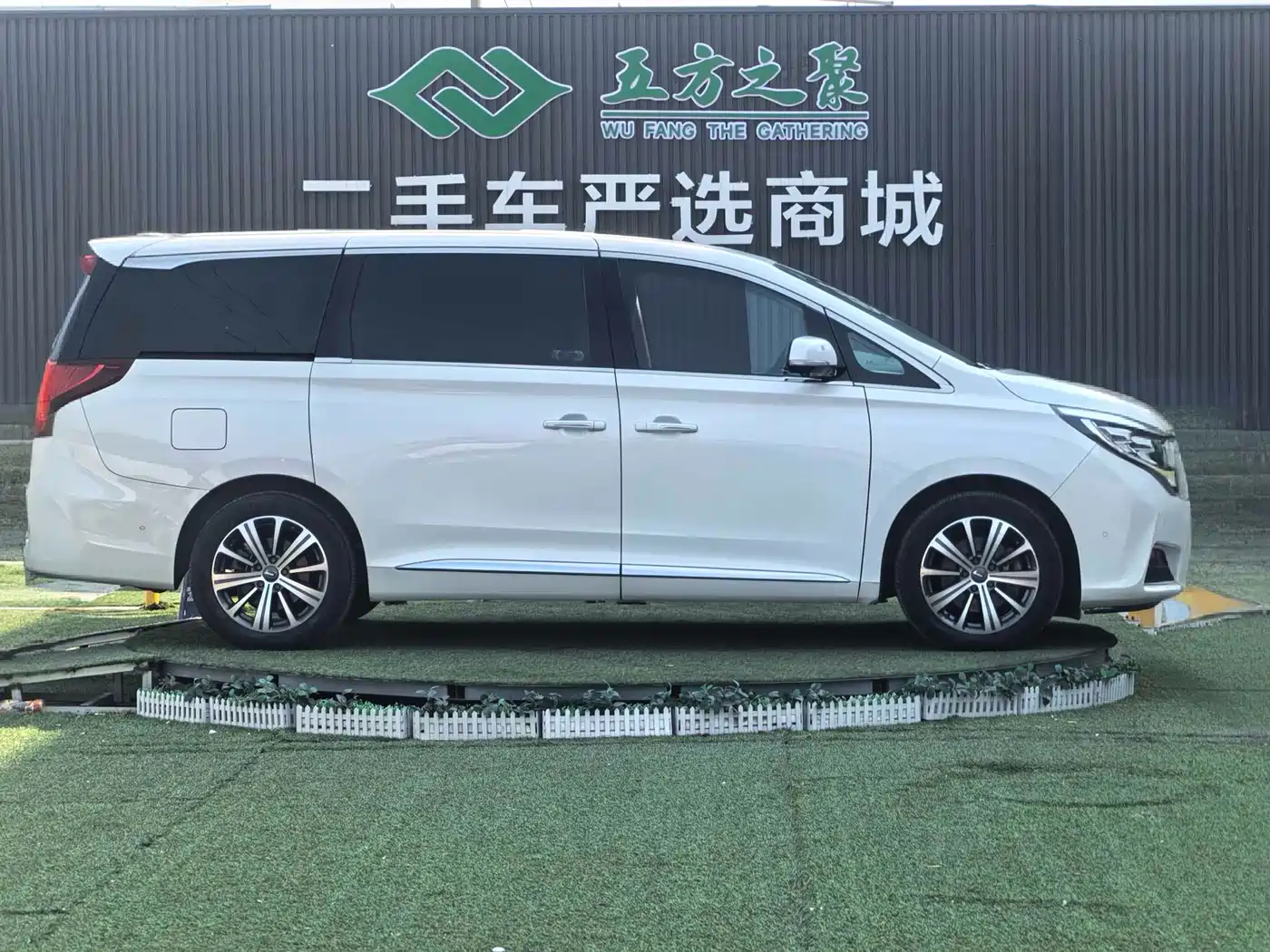 GAC Trumpchi Trumpchi M8 2018 320T Flagship Edition фото 4
