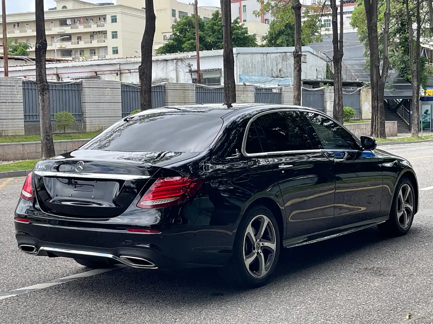 Mercedes-Benz E-Class 2017 E 300 L Sport Luxury фото 9