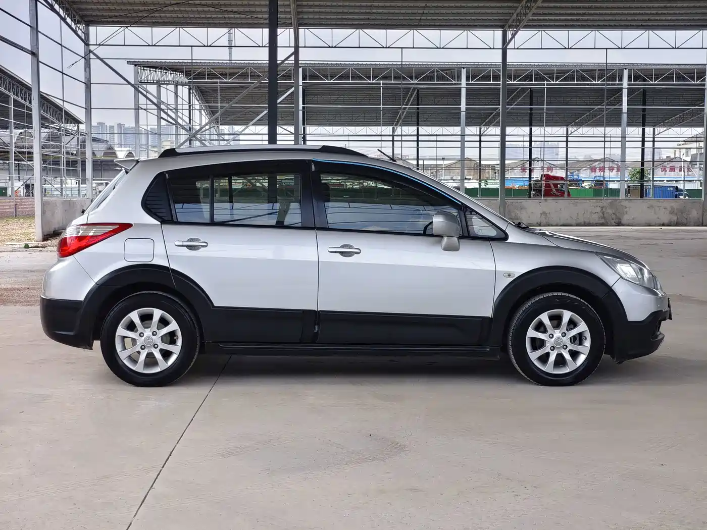 Venucia R50X 2014 2013 1.6L Automatic