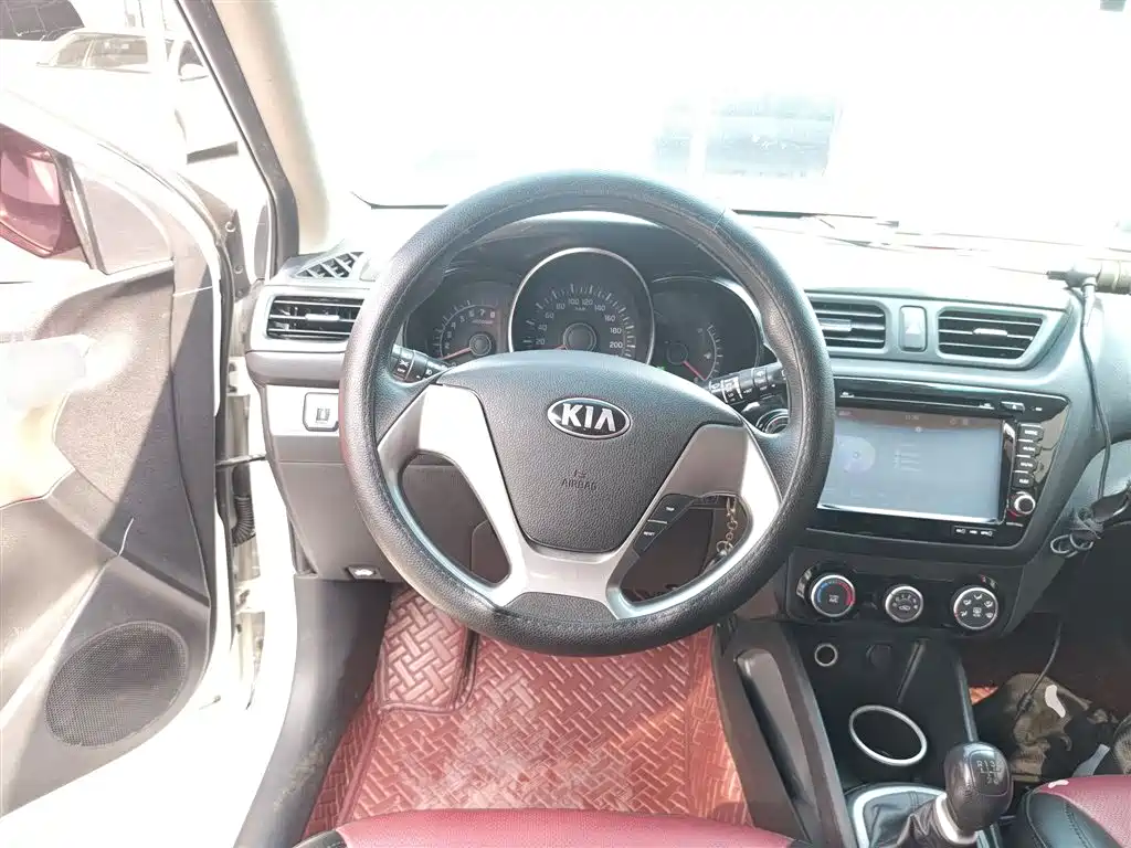 Kia K2 2015 Hatchback 1.4L MT GLS Cool Edition фото 7