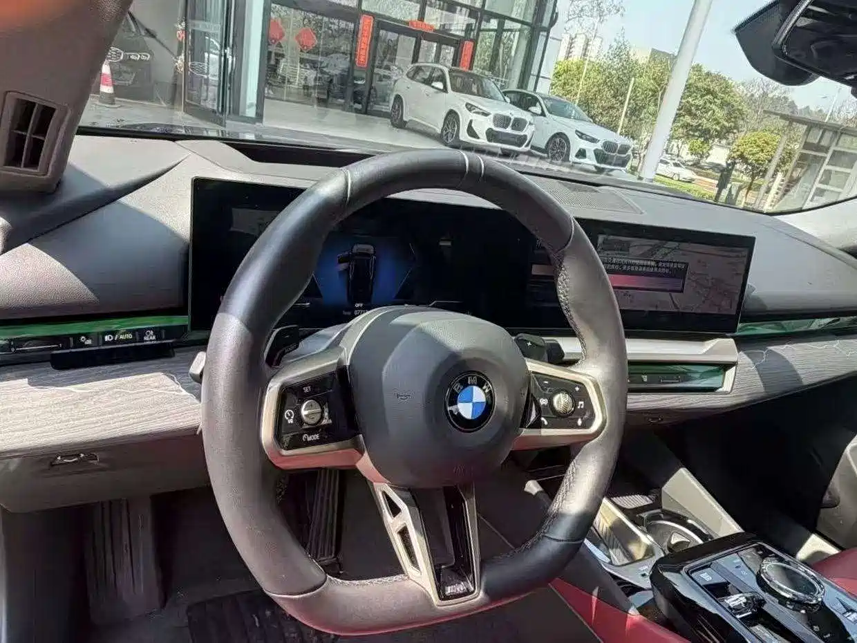 BMW 5 Series 2025 530Li Premium M Sport Package фото 5