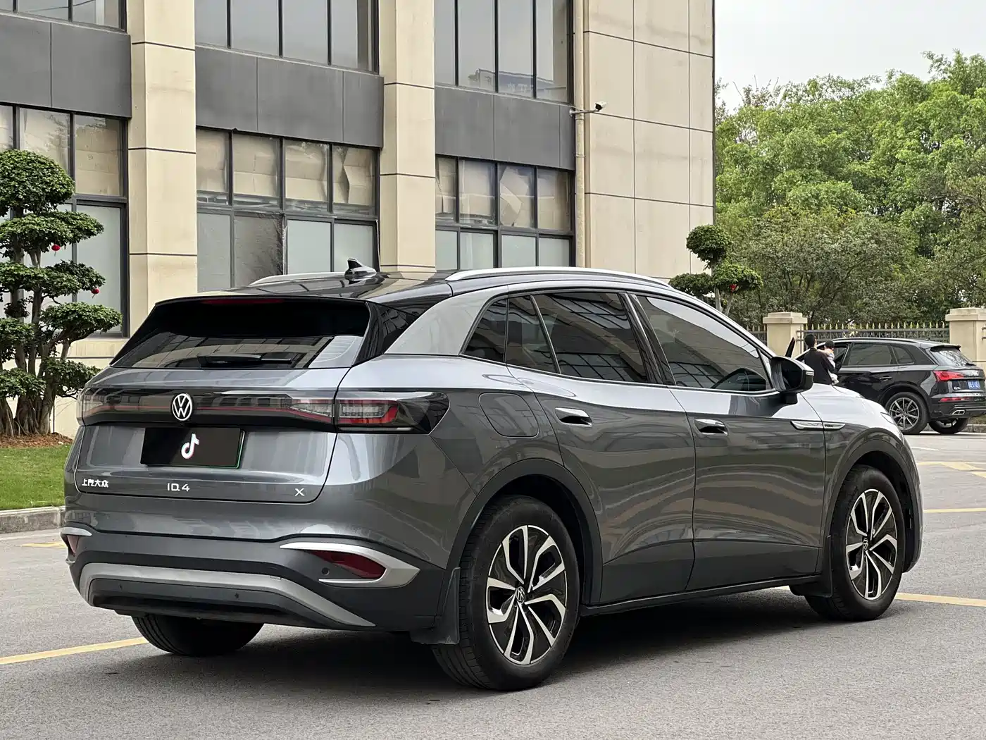 VOLKSWAGEN ID.4 X