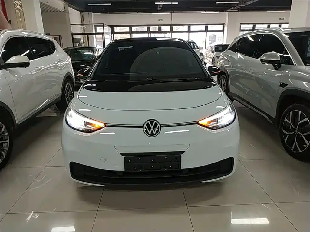Volkswagen ID.3 2023 Upgraded Pure Intelligence Edition фото 3