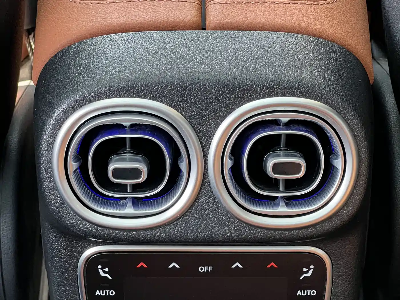 Mercedes-Benz GLC 2023 GLC 300 L 4MATIC Dynamic 7-Seater фото 14