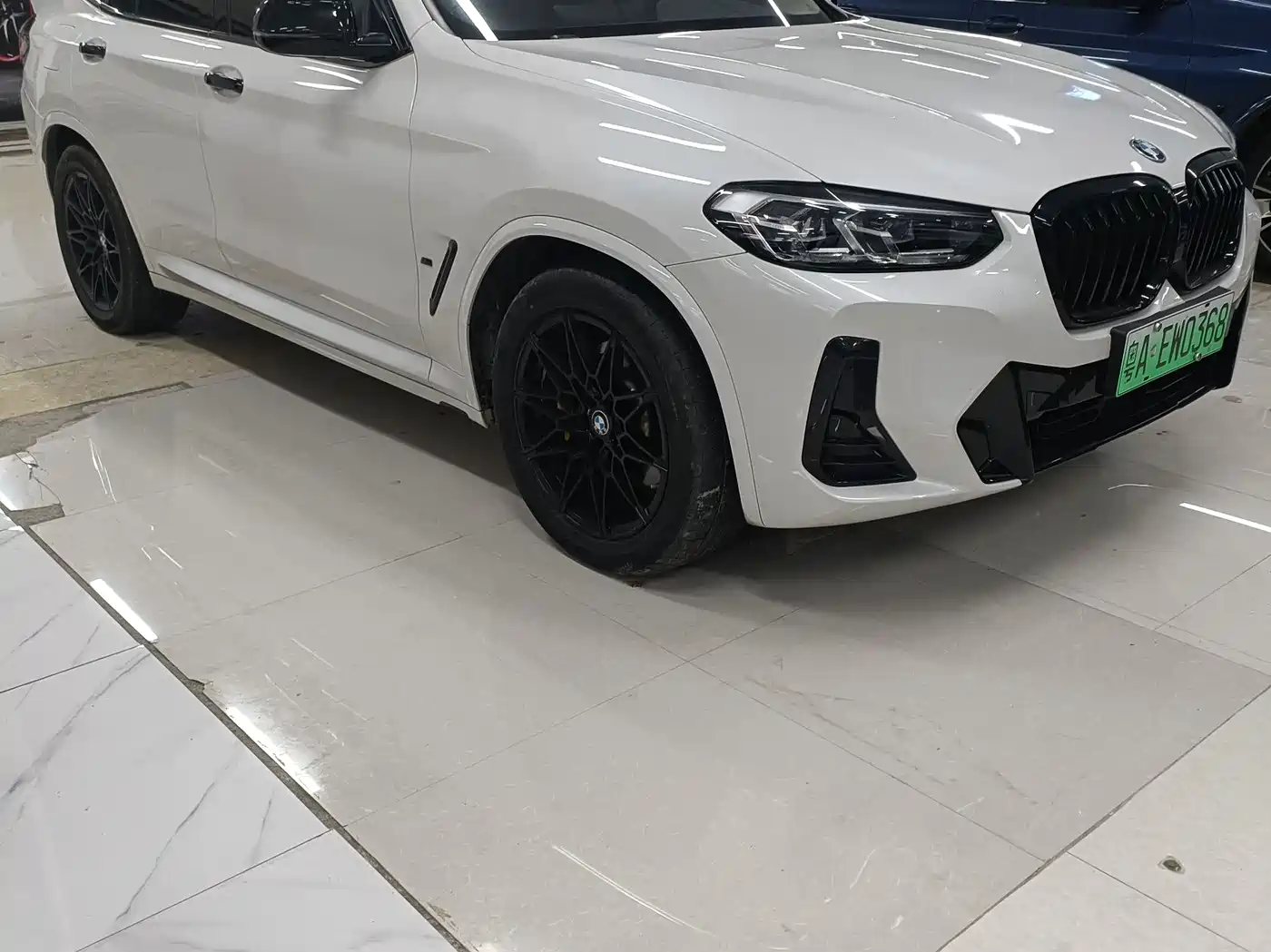BMW IX3