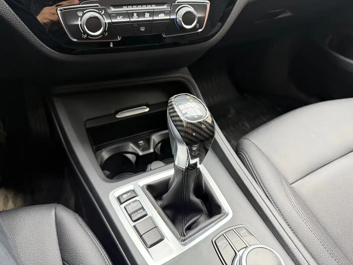 BMW 1 Series 2019 118i Fashion Edition фото 4