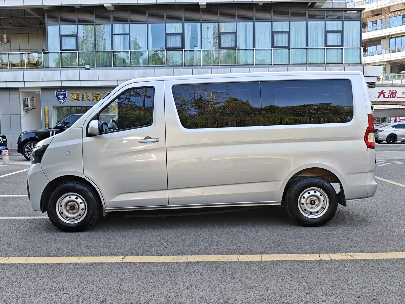 Changan Kaicheng Changan Ruixing EM60 2026 2025 Passenger Version Comfort 6-Seater 300km with Opposing Doors
