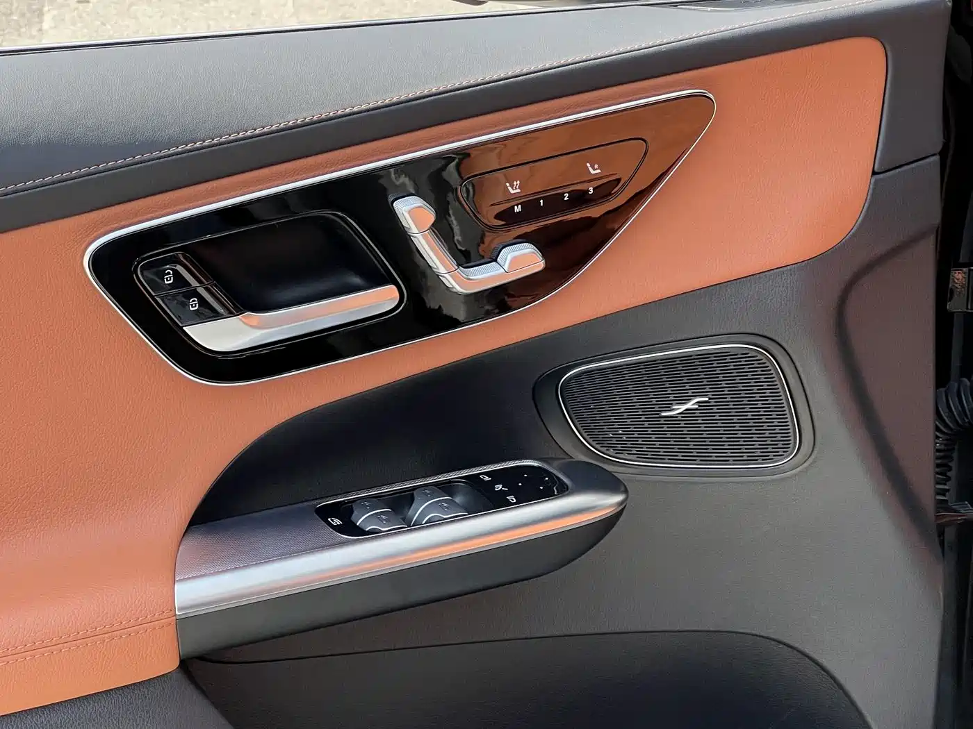 Mercedes-Benz GLC 2023 GLC 300 L 4MATIC Dynamic 7-Seater фото 11