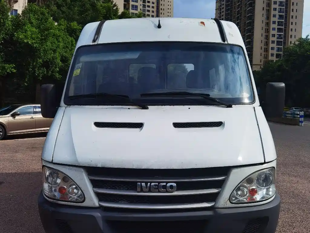 Iveco Bodhi 2016 2017 Model 2.5T Premium A37 Passenger Van High Roof 6-7 seater 47Z5